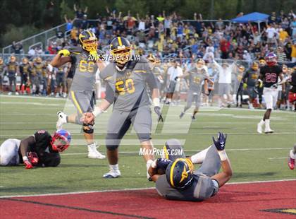 Thumbnail 3 in Serra vs. Punahou (Honor Bowl) photogallery.