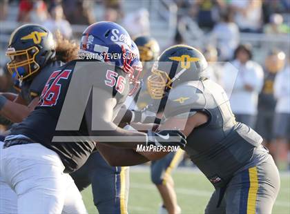 Thumbnail 2 in Serra vs. Punahou (Honor Bowl) photogallery.