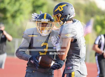 Thumbnail 3 in Serra vs. Punahou (Honor Bowl) photogallery.