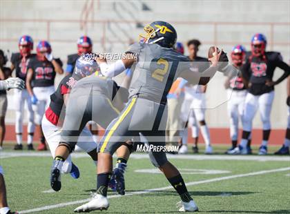 Thumbnail 1 in Serra vs. Punahou (Honor Bowl) photogallery.