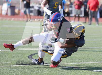Thumbnail 3 in Serra vs. Punahou (Honor Bowl) photogallery.
