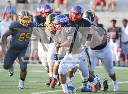Thumbnail 3 in Serra vs. Punahou (Honor Bowl) photogallery.