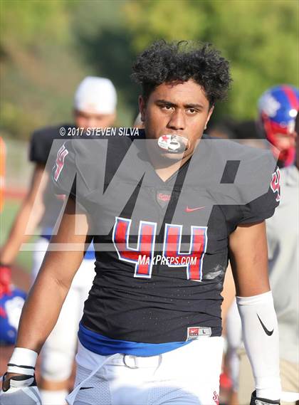 Thumbnail 3 in Serra vs. Punahou (Honor Bowl) photogallery.