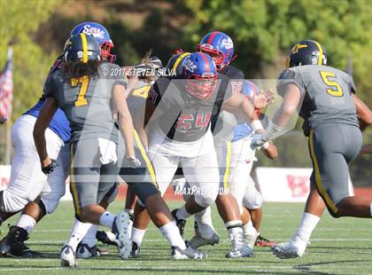 Thumbnail 3 in Serra vs. Punahou (Honor Bowl) photogallery.