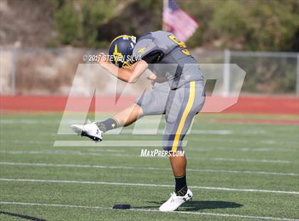 Thumbnail 2 in Serra vs. Punahou (Honor Bowl) photogallery.