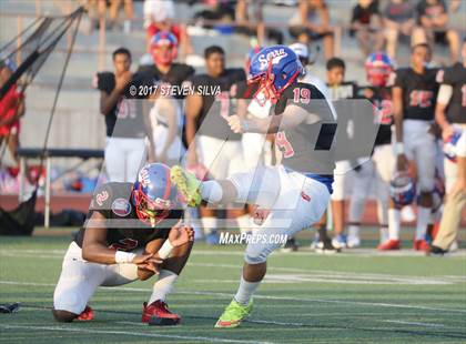 Thumbnail 1 in Serra vs. Punahou (Honor Bowl) photogallery.