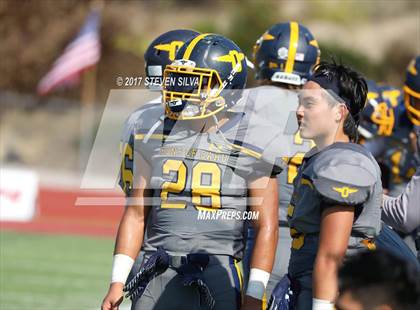 Thumbnail 2 in Serra vs. Punahou (Honor Bowl) photogallery.