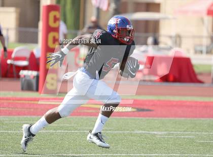 Thumbnail 1 in Serra vs. Punahou (Honor Bowl) photogallery.