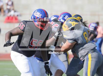 Thumbnail 2 in Serra vs. Punahou (Honor Bowl) photogallery.