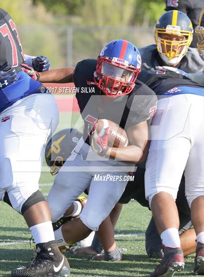 Thumbnail 3 in Serra vs. Punahou (Honor Bowl) photogallery.