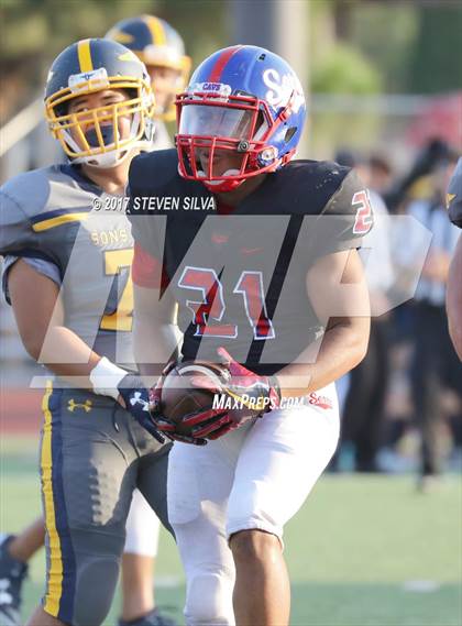 Thumbnail 1 in Serra vs. Punahou (Honor Bowl) photogallery.