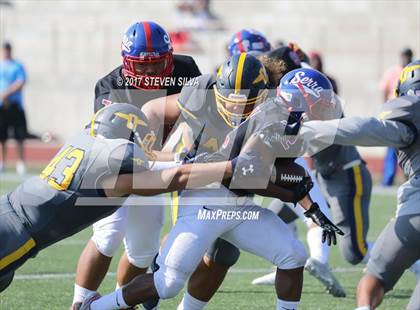 Thumbnail 2 in Serra vs. Punahou (Honor Bowl) photogallery.