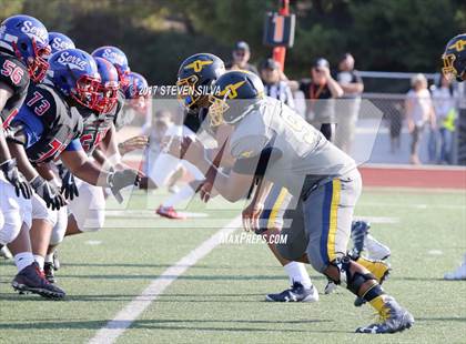 Thumbnail 1 in Serra vs. Punahou (Honor Bowl) photogallery.