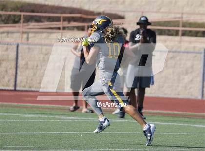 Thumbnail 1 in Serra vs. Punahou (Honor Bowl) photogallery.