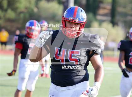 Thumbnail 2 in Serra vs. Punahou (Honor Bowl) photogallery.