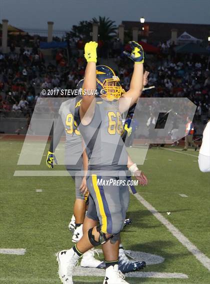 Thumbnail 3 in Serra vs. Punahou (Honor Bowl) photogallery.