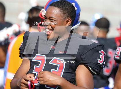 Thumbnail 2 in Serra vs. Punahou (Honor Bowl) photogallery.