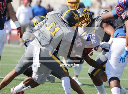 Thumbnail 3 in Serra vs. Punahou (Honor Bowl) photogallery.