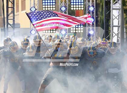 Thumbnail 2 in Serra vs. Punahou (Honor Bowl) photogallery.