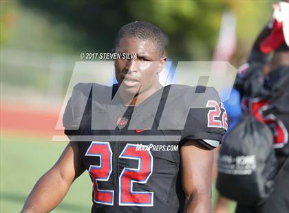 Thumbnail 2 in Serra vs. Punahou (Honor Bowl) photogallery.