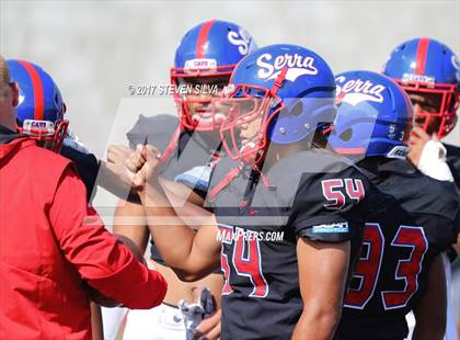 Thumbnail 1 in Serra vs. Punahou (Honor Bowl) photogallery.