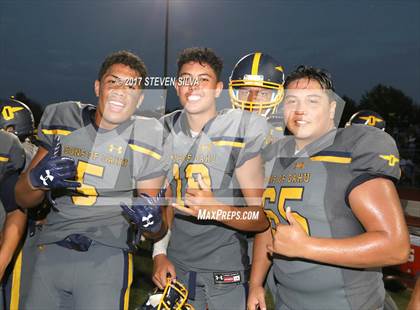 Thumbnail 3 in Serra vs. Punahou (Honor Bowl) photogallery.