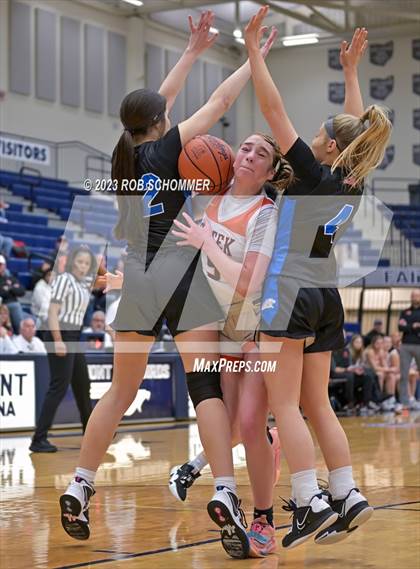 Thumbnail 3 in Beavercreek vs. Springboro photogallery.