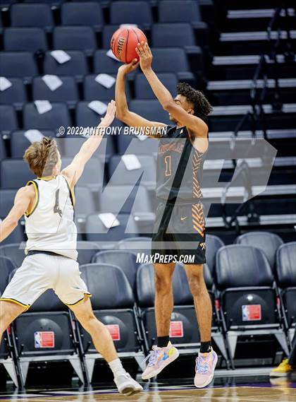 Thumbnail 3 in Lathrop vs. Marysville photogallery.