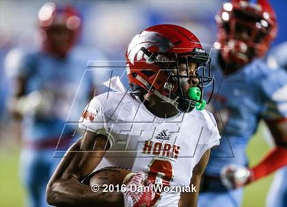 Thumbnail 3 in Skyline vs. Horn (Cotton Bowl Stadium Prep Showcase) photogallery.