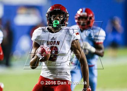 Thumbnail 3 in Skyline vs. Horn (Cotton Bowl Stadium Prep Showcase) photogallery.