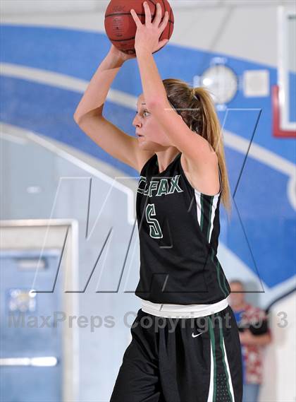 Thumbnail 2 in Colfax vs. Capital Christian (Lady Bulldogs Winter Classic) photogallery.