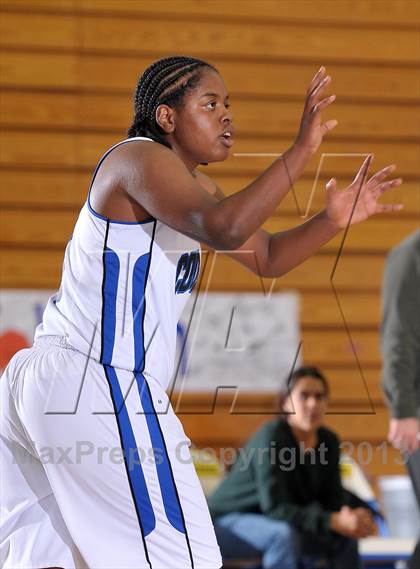 Thumbnail 2 in Colfax vs. Capital Christian (Lady Bulldogs Winter Classic) photogallery.