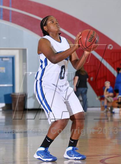 Thumbnail 1 in Colfax vs. Capital Christian (Lady Bulldogs Winter Classic) photogallery.