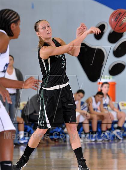 Thumbnail 1 in Colfax vs. Capital Christian (Lady Bulldogs Winter Classic) photogallery.