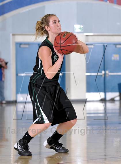 Thumbnail 1 in Colfax vs. Capital Christian (Lady Bulldogs Winter Classic) photogallery.