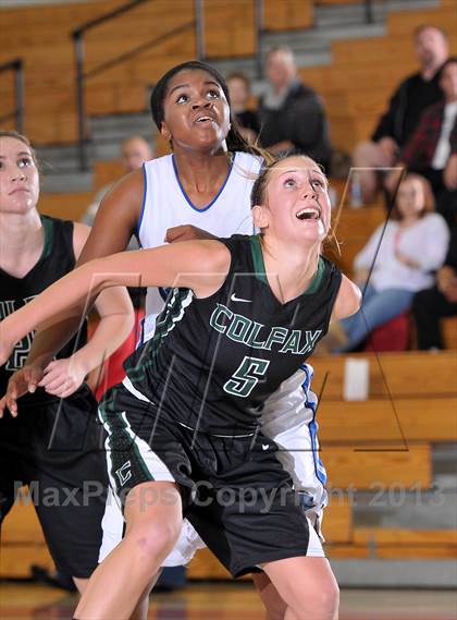 Thumbnail 1 in Colfax vs. Capital Christian (Lady Bulldogs Winter Classic) photogallery.