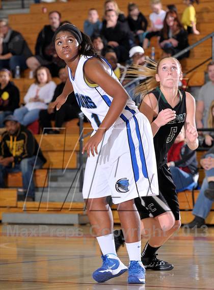 Thumbnail 3 in Colfax vs. Capital Christian (Lady Bulldogs Winter Classic) photogallery.