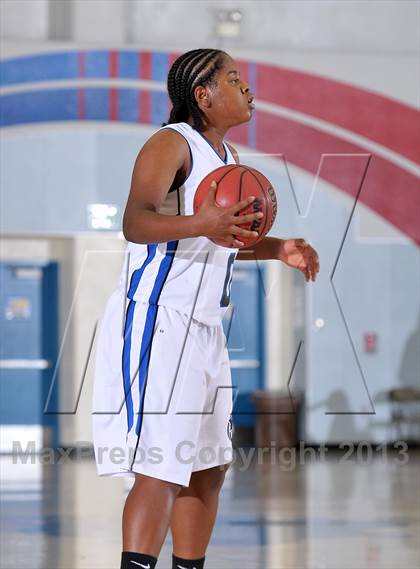 Thumbnail 2 in Colfax vs. Capital Christian (Lady Bulldogs Winter Classic) photogallery.