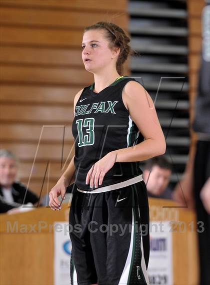 Thumbnail 3 in Colfax vs. Capital Christian (Lady Bulldogs Winter Classic) photogallery.