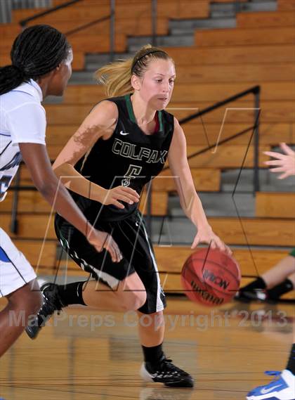 Thumbnail 2 in Colfax vs. Capital Christian (Lady Bulldogs Winter Classic) photogallery.