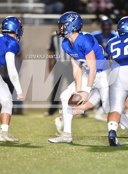 Thumbnail 1 in De Leon vs. Wolfe City (UIL 2A Division 1 Region 2 Area) photogallery.
