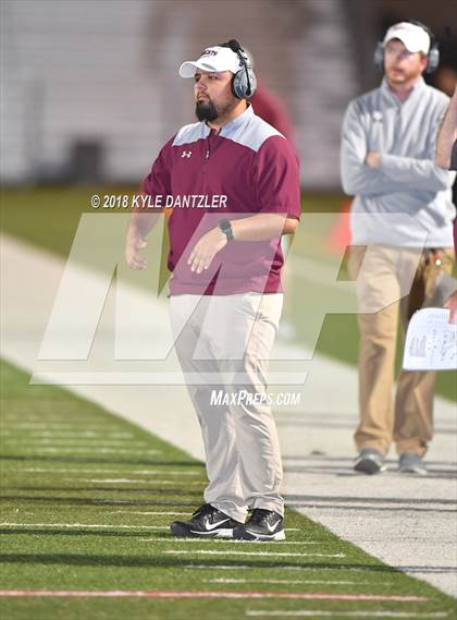 Thumbnail 3 in De Leon vs. Wolfe City (UIL 2A Division 1 Region 2 Area) photogallery.