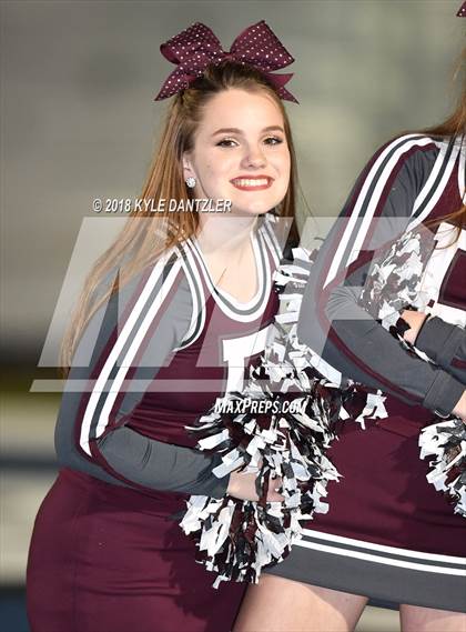 Thumbnail 1 in De Leon vs. Wolfe City (UIL 2A Division 1 Region 2 Area) photogallery.
