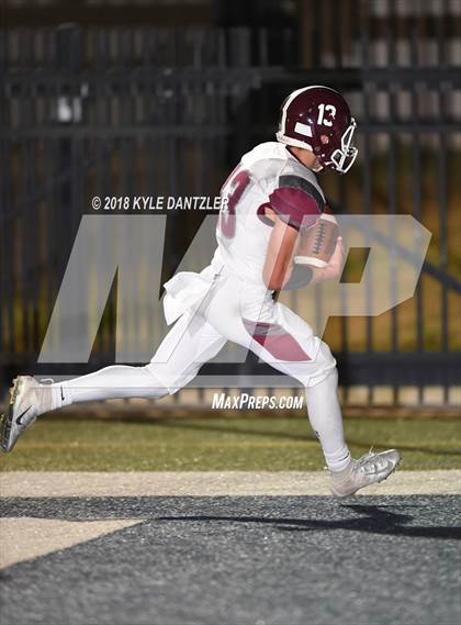 Thumbnail 1 in De Leon vs. Wolfe City (UIL 2A Division 1 Region 2 Area) photogallery.