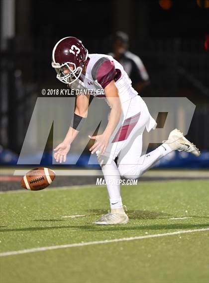 Thumbnail 2 in De Leon vs. Wolfe City (UIL 2A Division 1 Region 2 Area) photogallery.