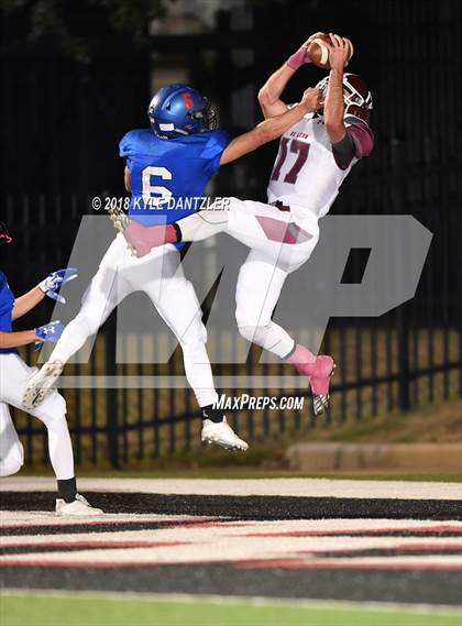 Thumbnail 2 in De Leon vs. Wolfe City (UIL 2A Division 1 Region 2 Area) photogallery.