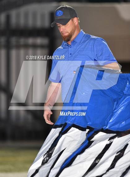 Thumbnail 3 in De Leon vs. Wolfe City (UIL 2A Division 1 Region 2 Area) photogallery.
