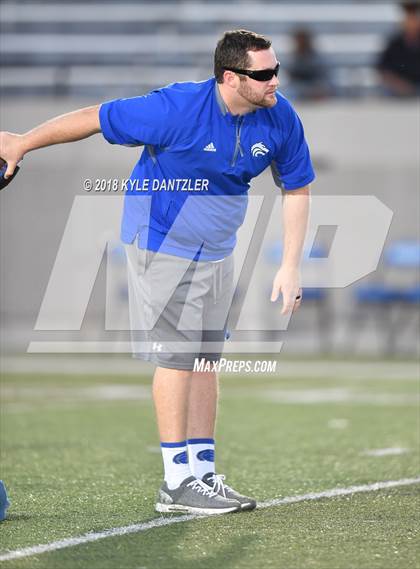 Thumbnail 1 in De Leon vs. Wolfe City (UIL 2A Division 1 Region 2 Area) photogallery.