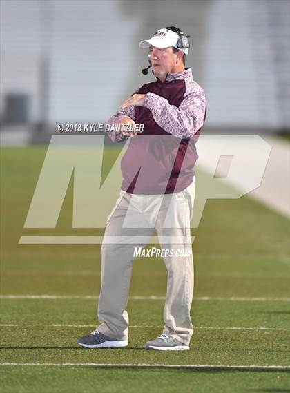 Thumbnail 2 in De Leon vs. Wolfe City (UIL 2A Division 1 Region 2 Area) photogallery.