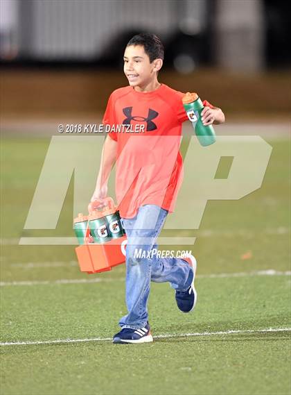Thumbnail 1 in De Leon vs. Wolfe City (UIL 2A Division 1 Region 2 Area) photogallery.